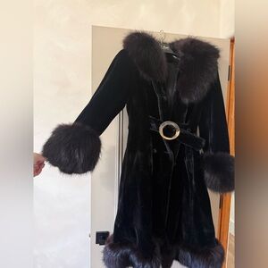 Vintage Black Faux Fur Trim Velvet Coat with Gold Buckle